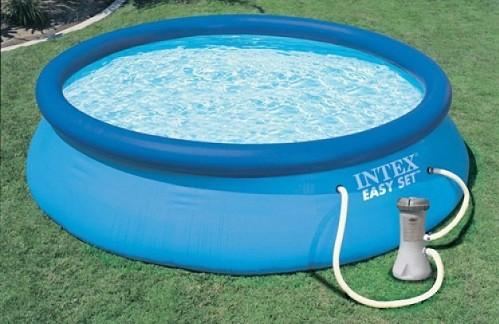 piscina hinchable con agua