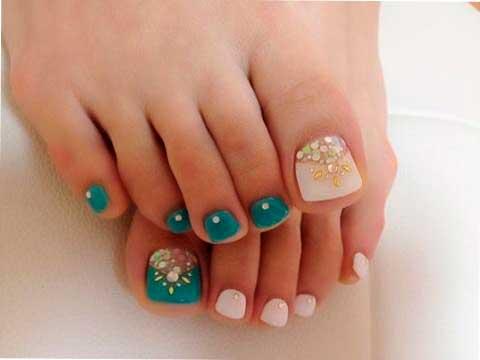 pedicura esculpida con piedritas