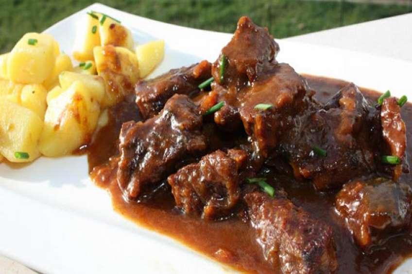 carne-guisada-pure-berenjenas.jpg