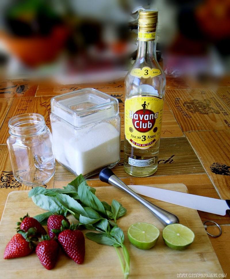 Mojito de fresa y albahaca