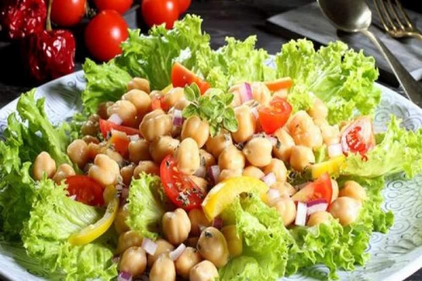 ensalada-de-garbanzos-con-tomate.jpg