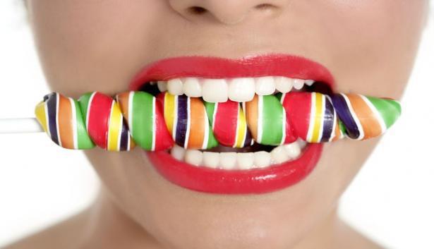 ¿Tienes problemas con los dientes o encías? Come como un primitivo
