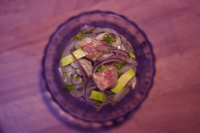 CEVICHE RECETA CON AGUACATE Y SALMONETES