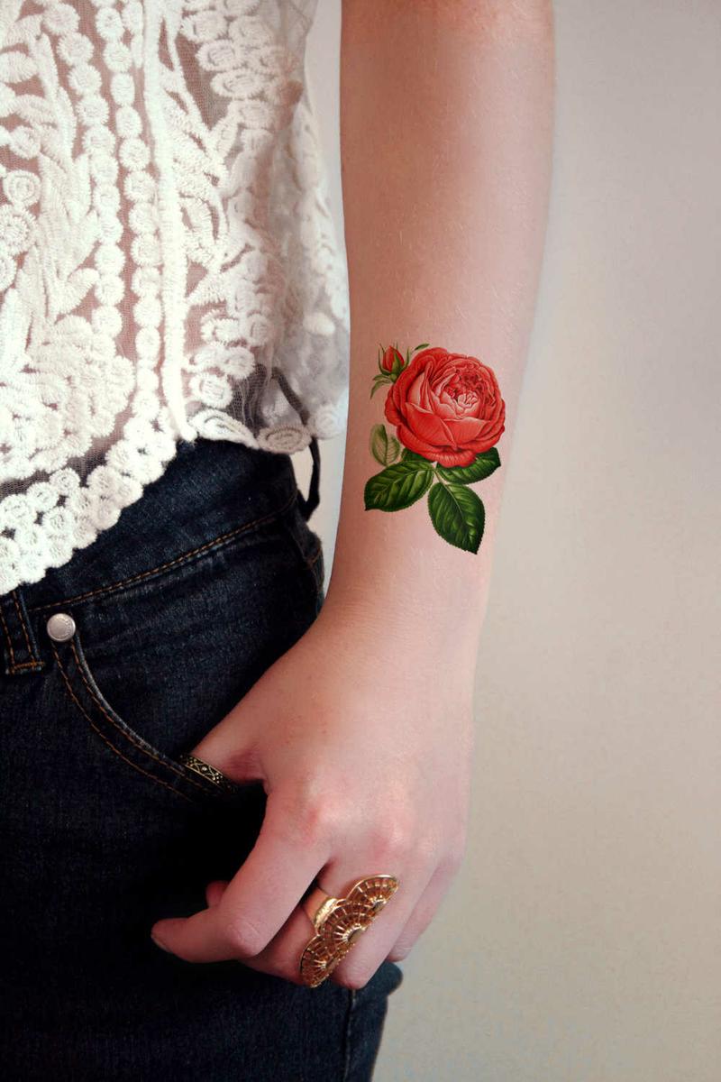 Tatuajes pequeños rosas