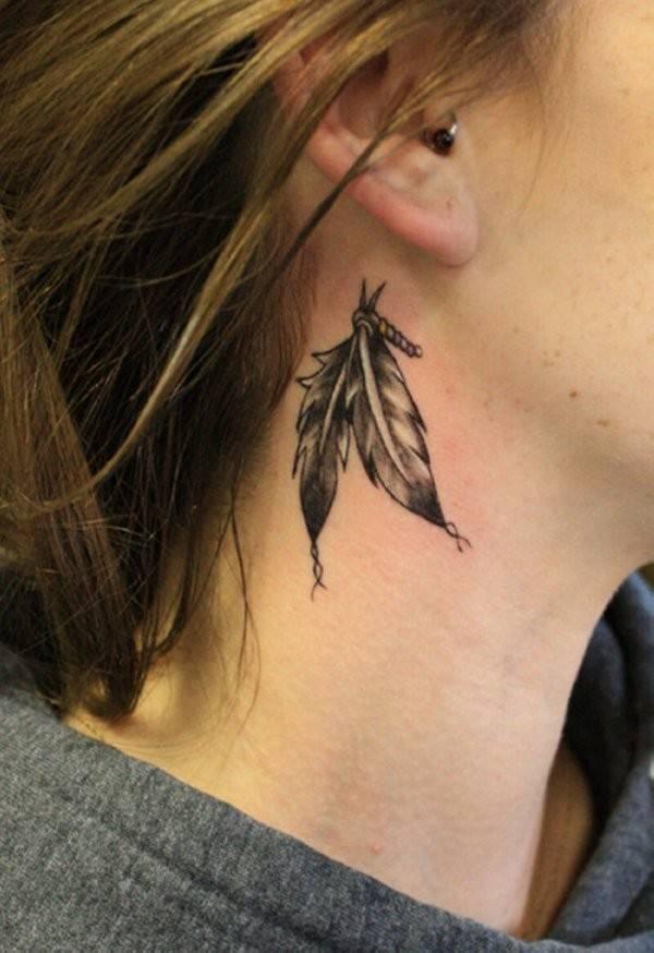 Tatuajes pequeños plumas