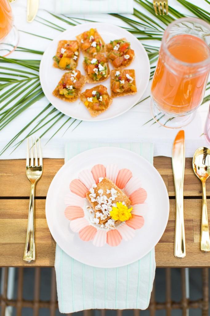 Tendencia tropical en la mesa Tablesetting