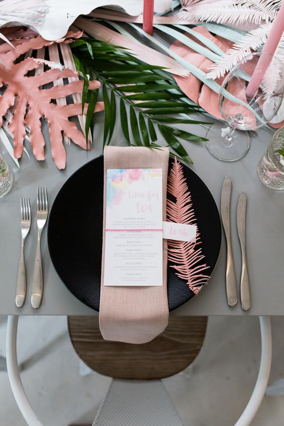 Tendencia tropical en la mesa Table Setting