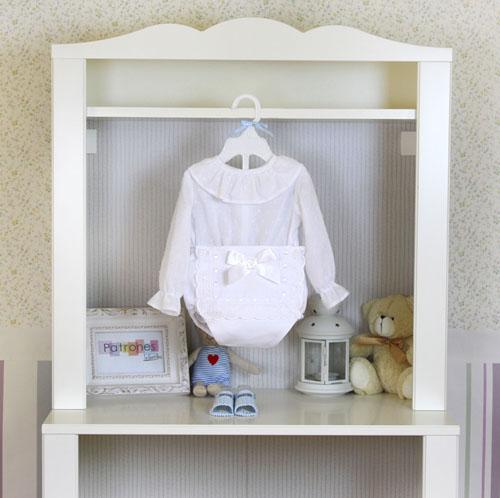 Blusa-bebe-con-volante-en-escote