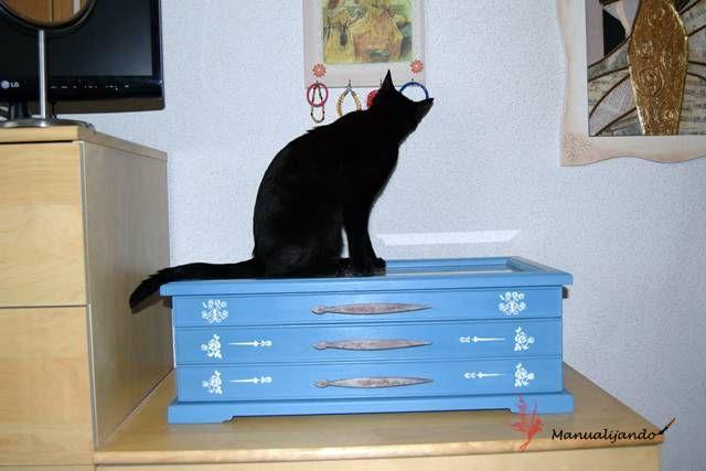 Restauración de un mueble para los abanicos 13