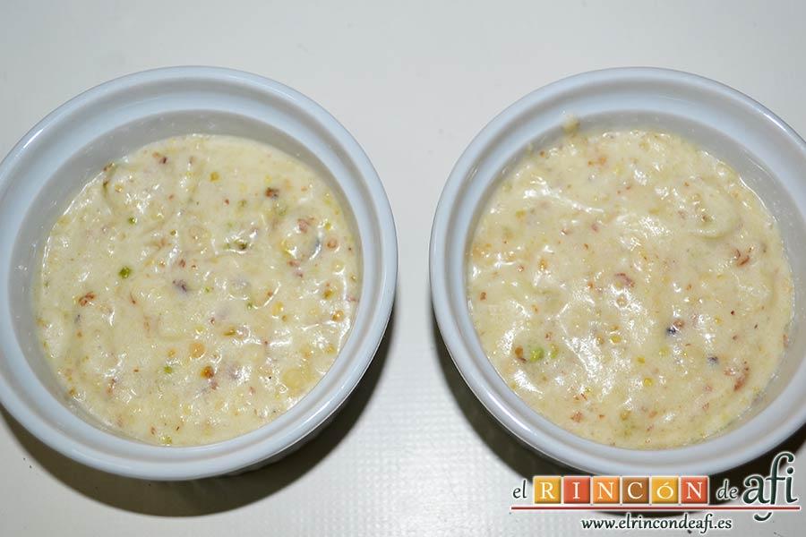 Financiers al microondas, repartir en moldes aptos para microondas