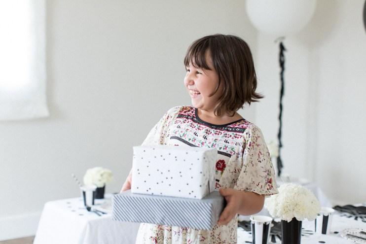 Una fiesta infantil en blanco y negro