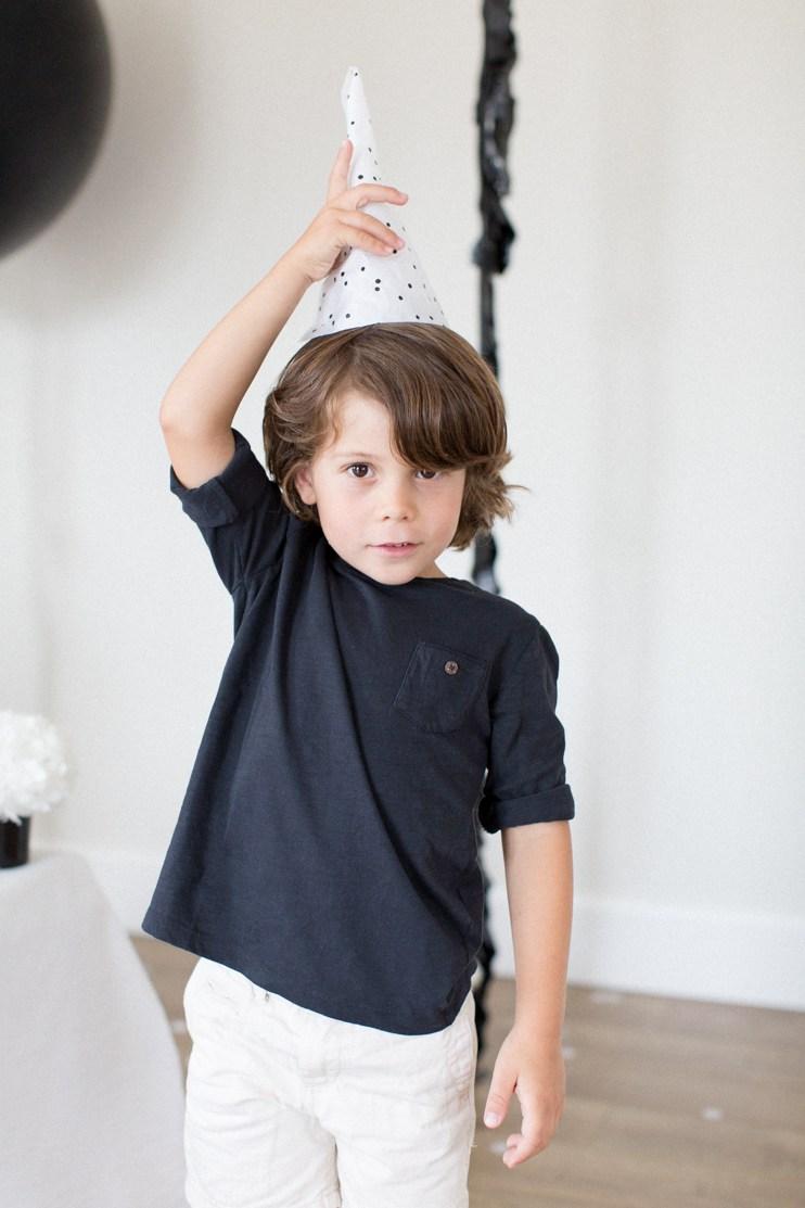 Una fiesta infantil en blanco y negro