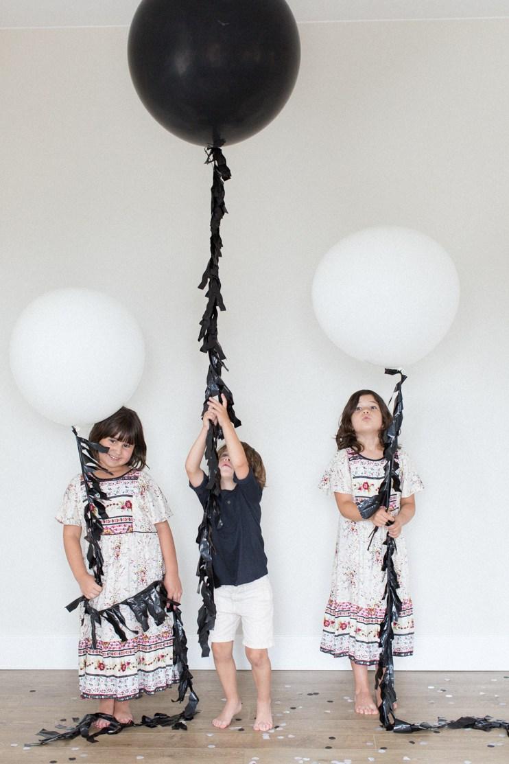 Una fiesta infantil en blanco y negro