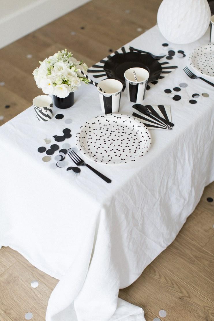 Una fiesta infantil en blanco y negro