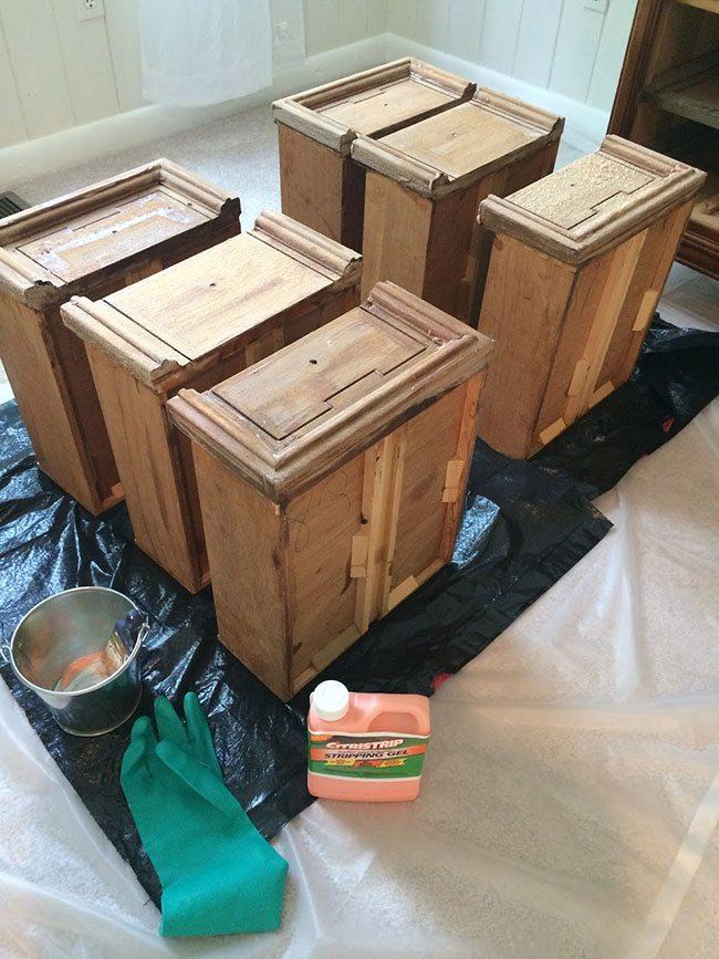 pintar una comoda de blanco decapado final cajones