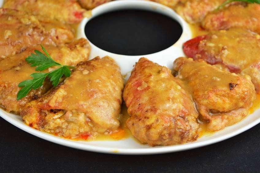 pimientos-rellenos-con-salsa-de-cebolla.JPG