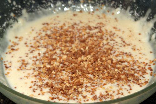 agregar-las-almendras-crocanti-a-la-Tarta-de-Queso,-Miel-y-Almendras