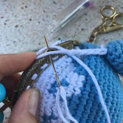 Cadeneta- pez-monedero-de-ganchillo