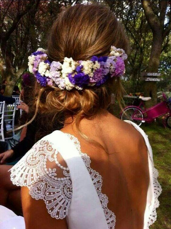 peinado de novia con flores
