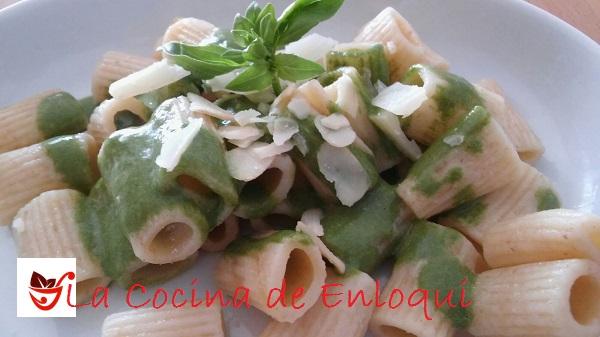 27.04.26 pasta integral con salsa pesto de espinacas (3)