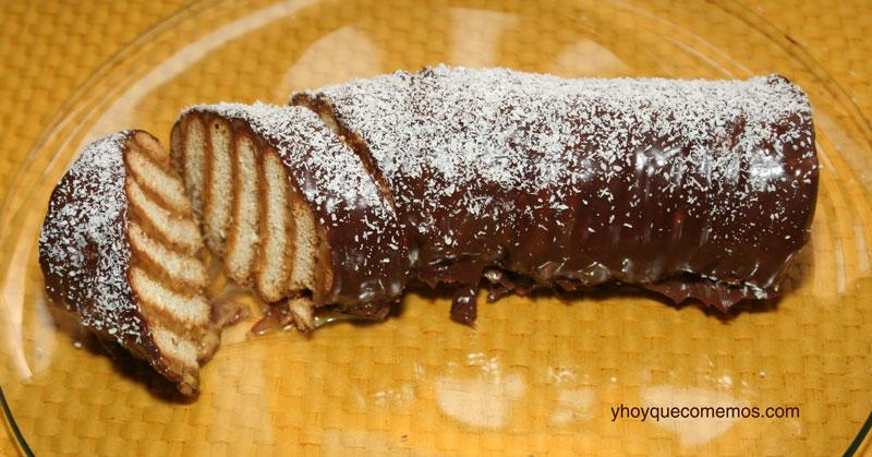 brazo-gitano-de-galletas-y-crema-con-cobertura-de-chocolate