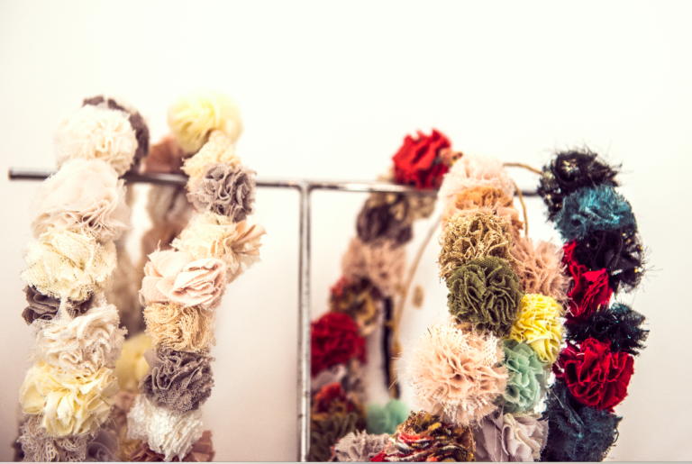 Tocados artesanales para novias e invitadas de EMEBE Design