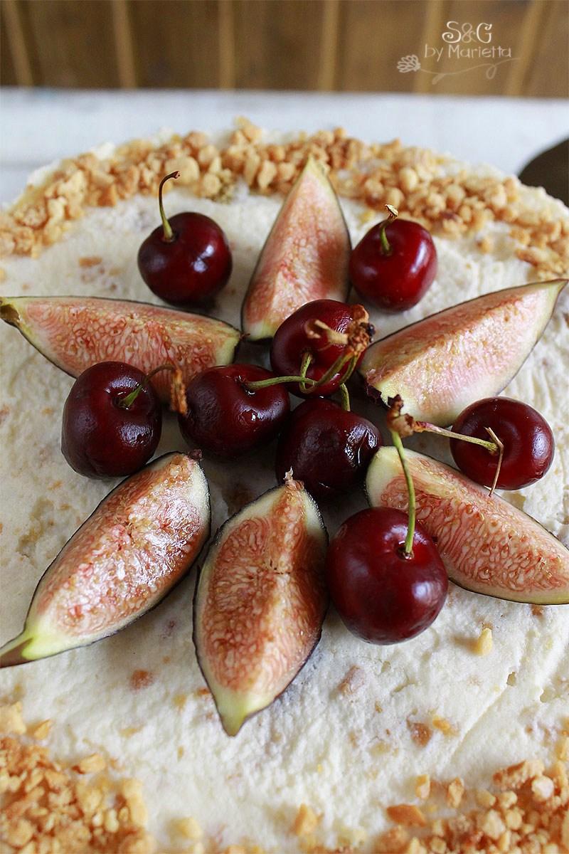 Pastel de Higos y almendras, crema chantilly, nata montada (crema de leche), bizcocho chocolate, tarta de higos y frutas, almendras, sweets and gifts, marietta, recetas de tartas, tartas de higos, higos, Marietta, repostería tradicional, repostería sana, recetas de higos, mermelada de higos