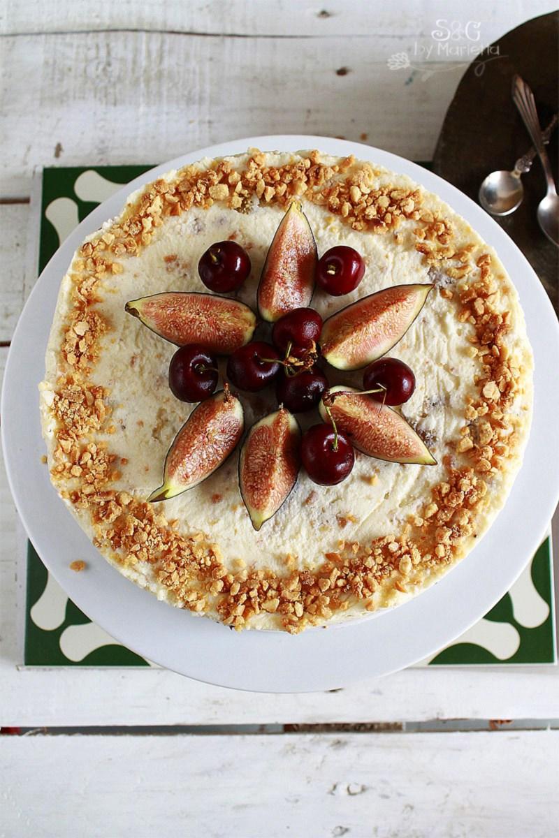 Pastel de Higos y almendras, crema chantilly, nata montada (crema de leche), bizcocho chocolate, tarta de higos y frutas, almendras, sweets and gifts, marietta, recetas de tartas, tartas de higos, higos, Marietta, repostería tradicional, repostería sana, recetas de higos, mermelada de higos, molde lekúe, lekue