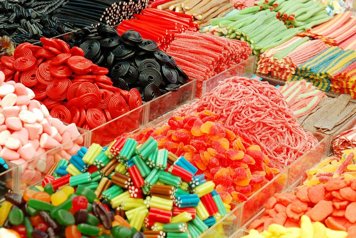 fotos-de-dulces-sueltos-o-a-granel-confitería-gomitas-de-colores-dulces-confitados
