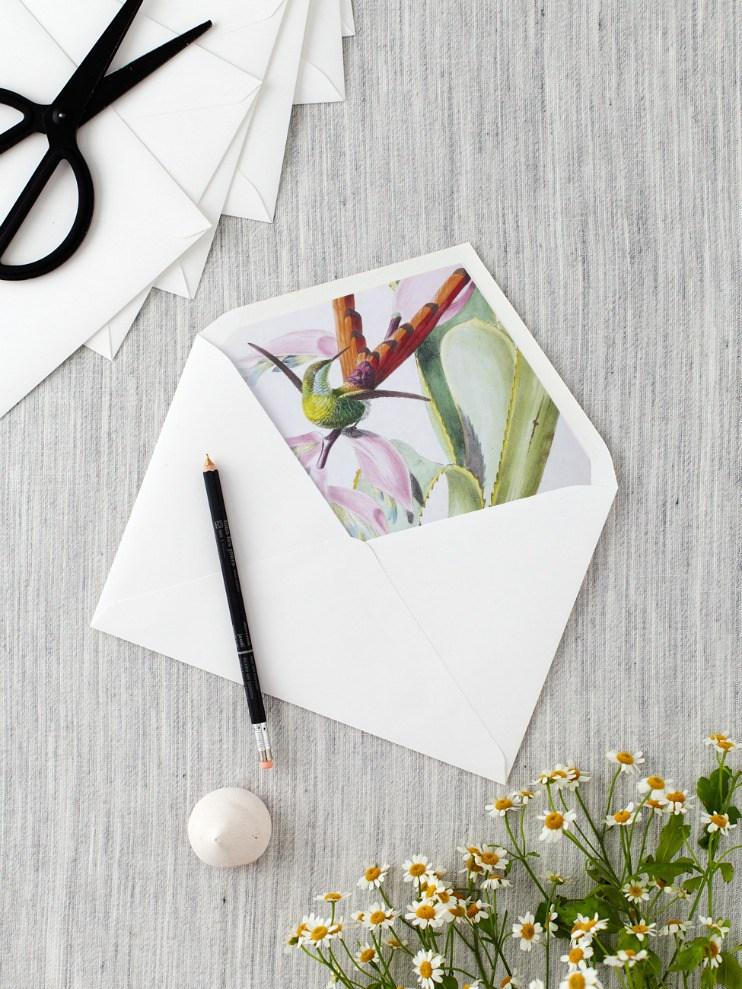 Cómo forrar los sobres de tus invitaciones de boda