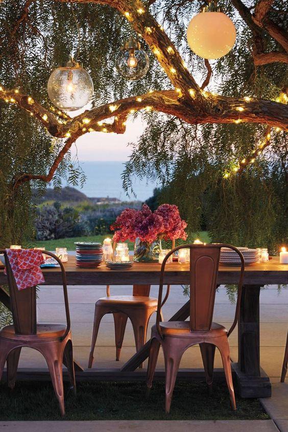 Comida al exterior - guirnaldas de luz