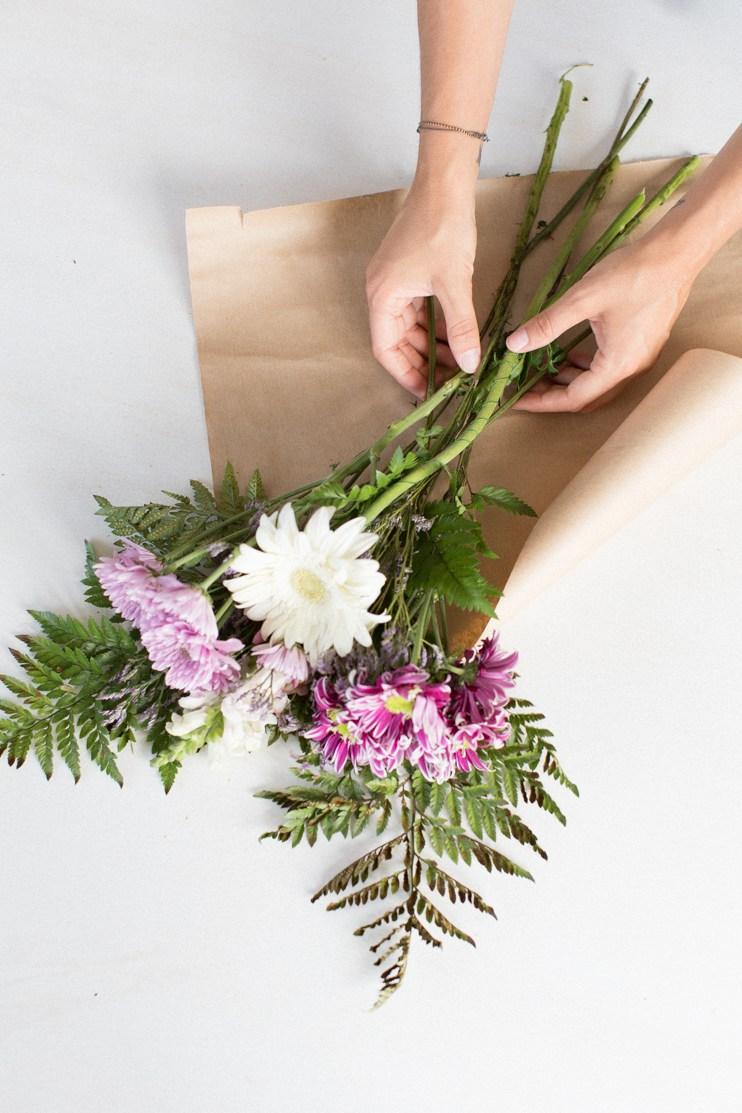 Como envolver flores