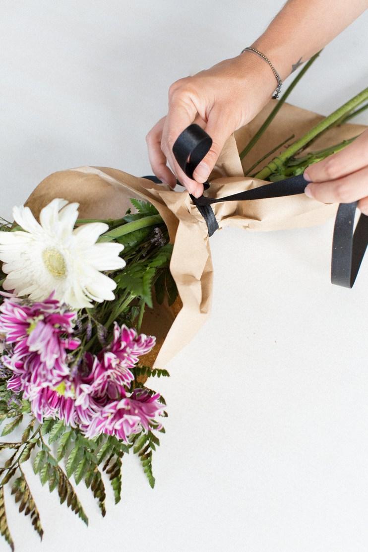 Como envolver flores