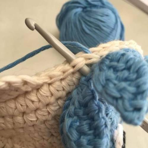 patucos-de-ganchillo-Unir-pez-suela4