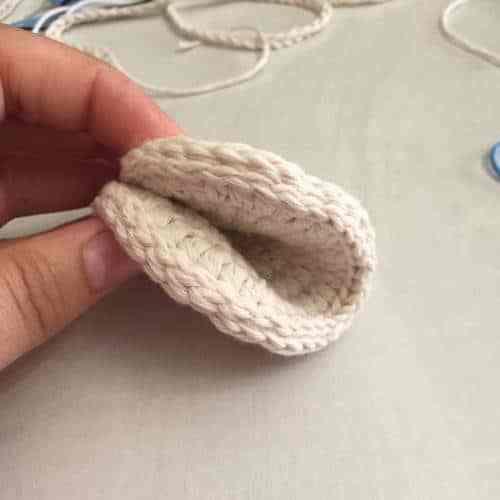 patucos-de-ganchillo-Doblar-suela