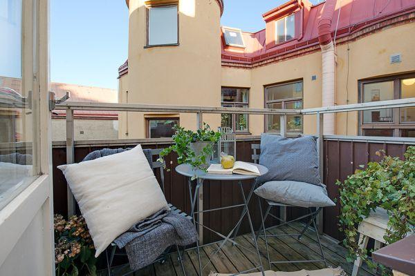 Estudio nórdico balcón