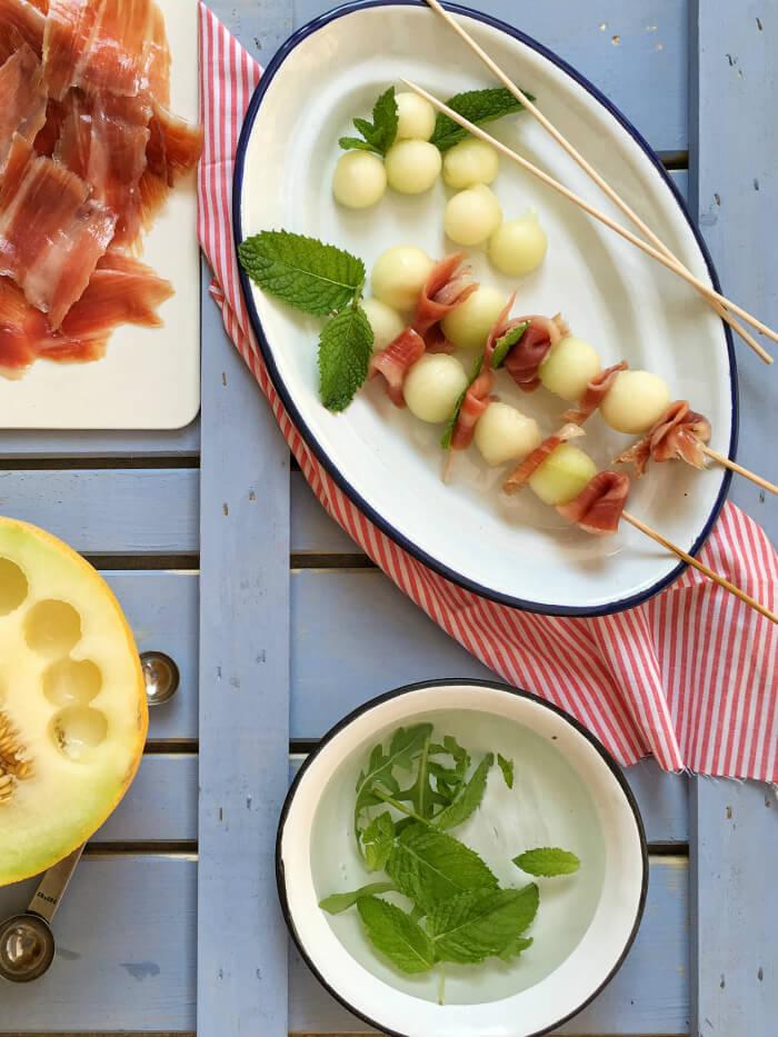 Brochetas de melón con jamón por Pintando las Nubes