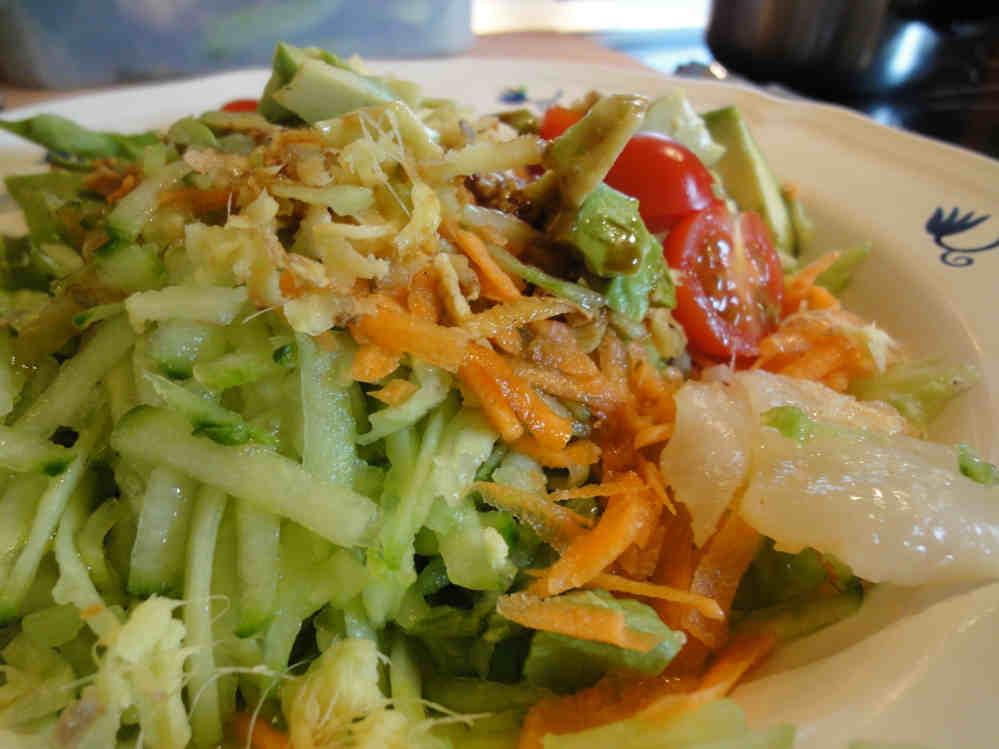 ensalada con fermentados y super aliño de mostaza