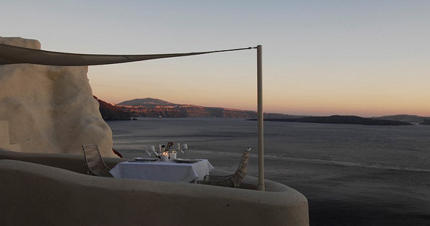 Mystique Hotel de Noche