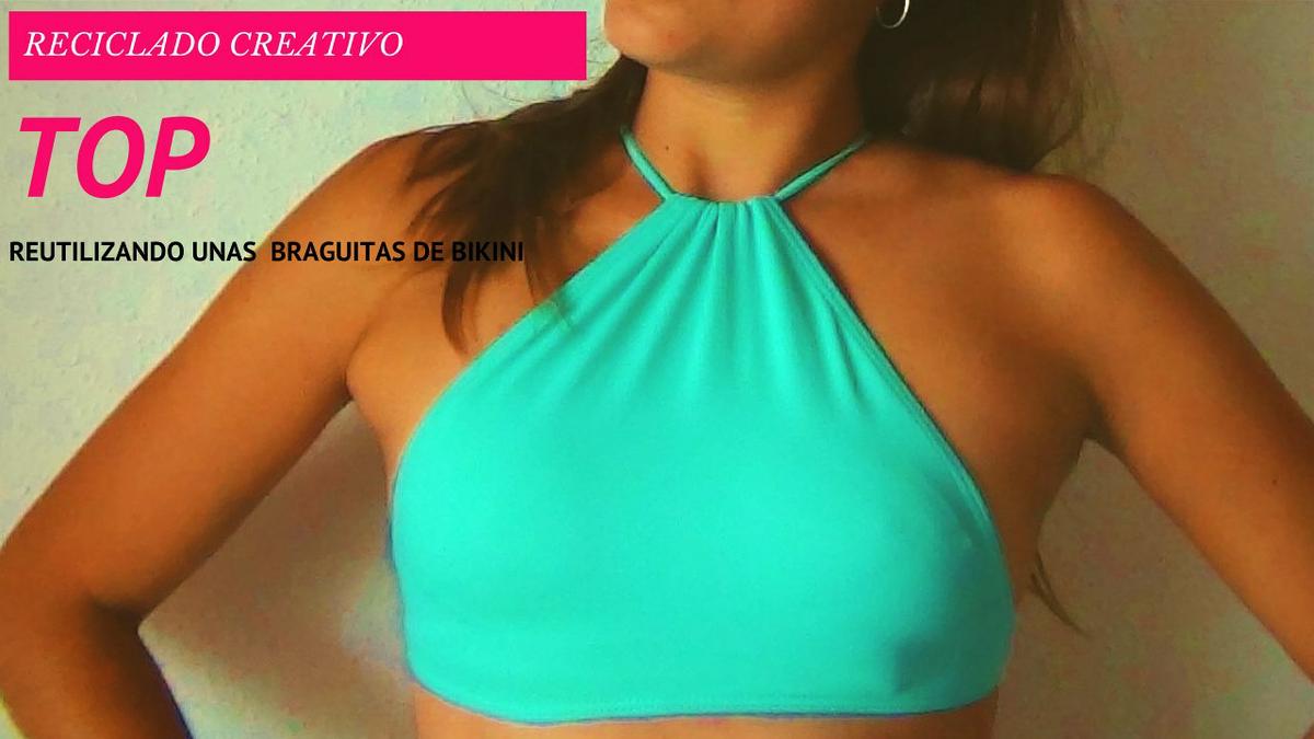 Top playero con unos calzones de bikini