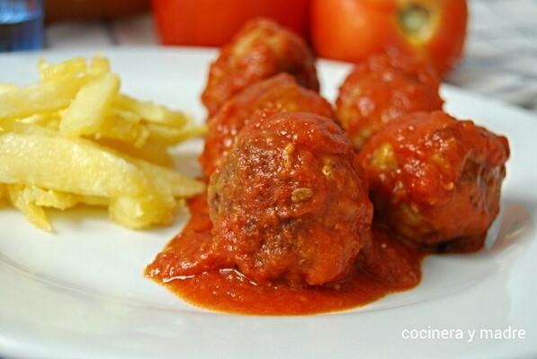 albóndigas con tomate
