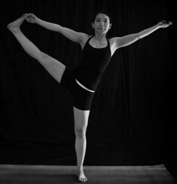 La segunda forma de la Utthita Hasta Padangusthasana