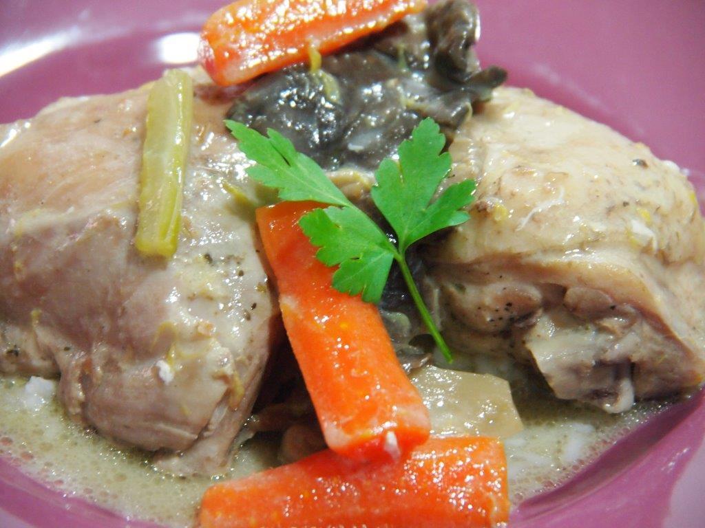 Blanqueta de pollo con setas y verduras