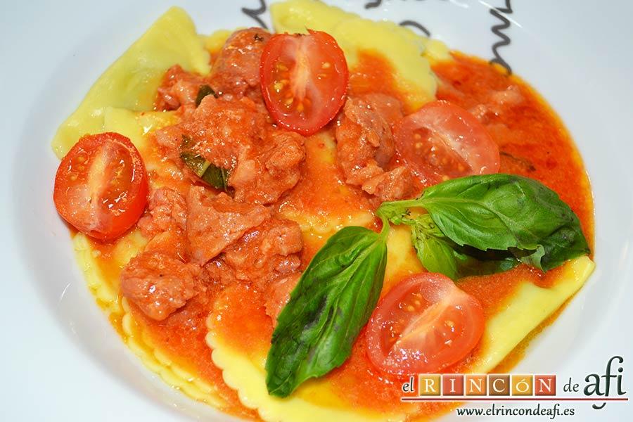 Pasta fresca al huevo con salsa de chorizo, sugerencia de presentación