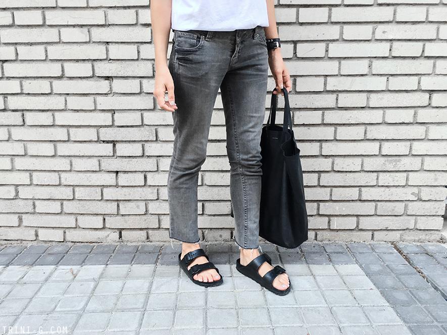 Trini | Nike tshirt Birkenstock sandals