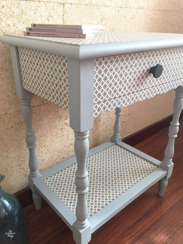 Como transformar mobiliario con decoupage y pintura de leche · Color Slate junto con Snow White milk paint