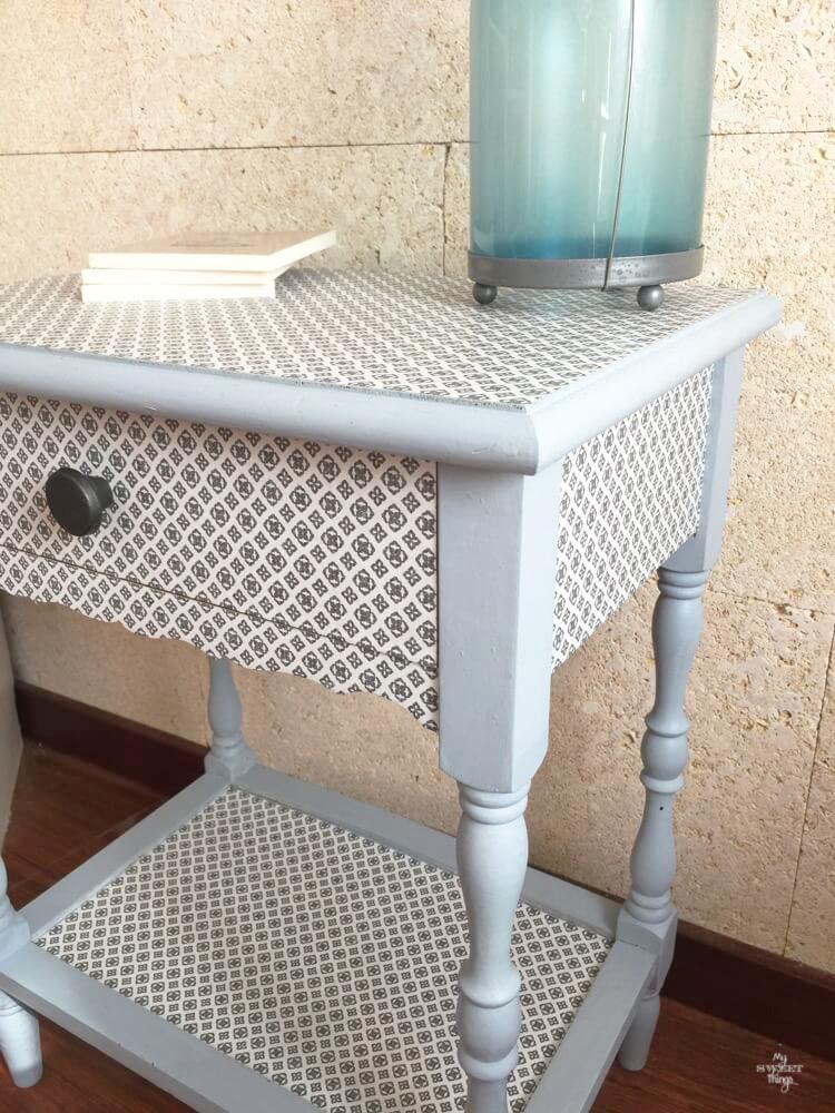 Como transformar mobiliario con decoupage y pintura de leche · Color Slate junto con Snow White milk paint