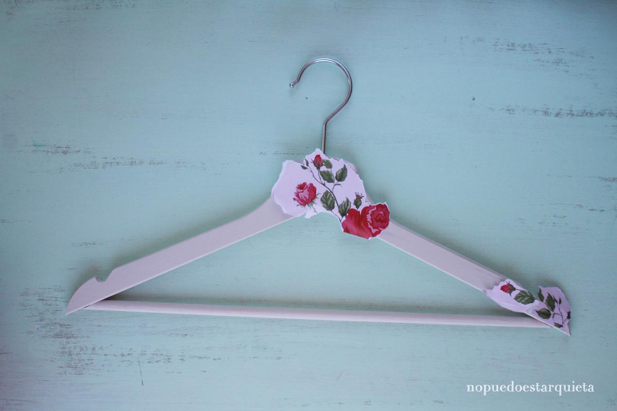 Perchas DIY shabby chic con transferencia de imágenes sobre madera