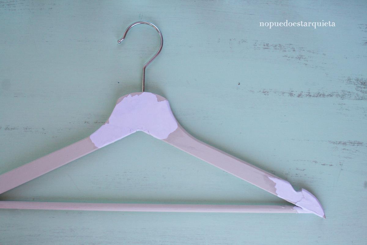 Perchas DIY shabby chic con transferencia de imágenes sobre madera