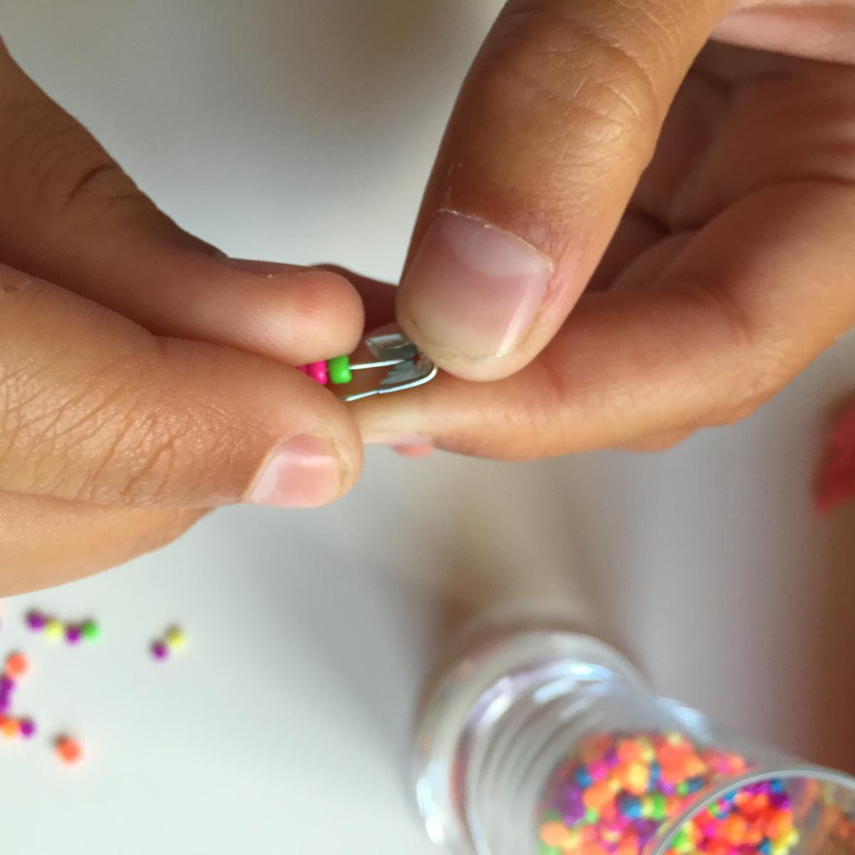 cerramos bien el imperdible